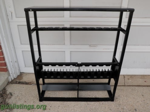 Accessories USMC M-16, AR-15 Lockable Gun Rack - Military Surplus