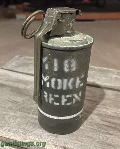 Misc Live M18 U.S. Military Smoke Grenade