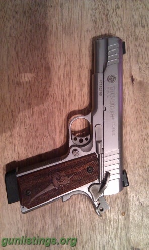 1911 PT Taurus Stainless Steel with grip upgrade in st louis, Missouri ...