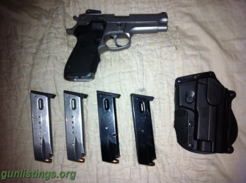 Pistols 9mm S&W Model 5906 4 Mags & CT Laser Grip