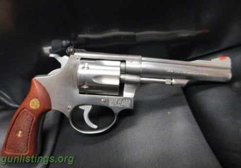 Pistols A SMITH & WESSON MODEL 36 .22 LONG RIFLE REVOLVER USED