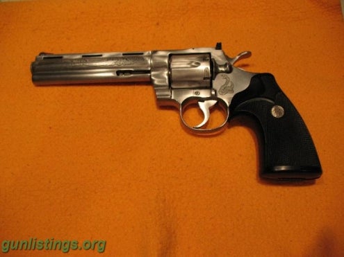 Pistols Colt Python Silver Snake