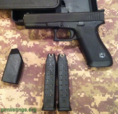 Pistols Glock 17 1st Gen 1 Complete