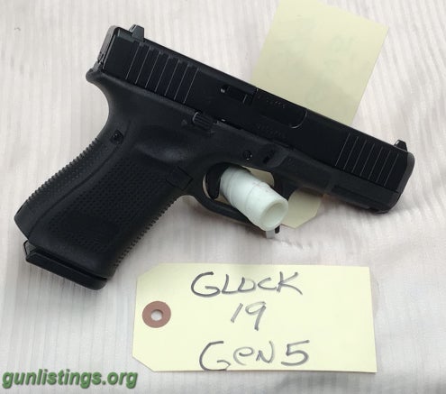 Pistols GLOCK 19. Gen 5, 9mm