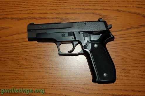 Pistols Sig P226 9MM  (Early Model)