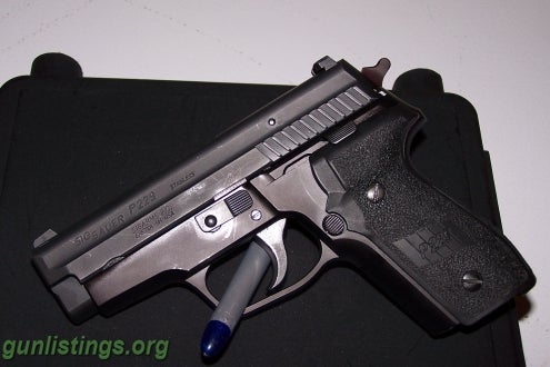 Pistols SIG SAUER P 229