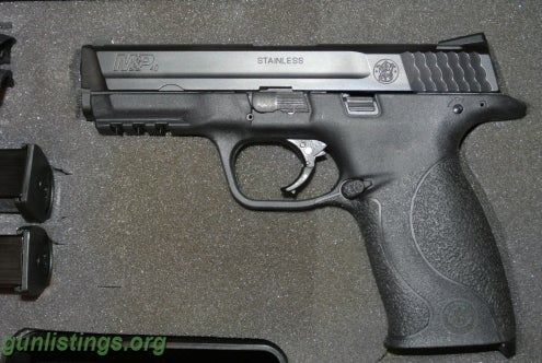 Pistols Smith & Wesson .40 Caliber M&P