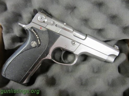 Pistols Smith & Wesson 5906 Stainless 9mm