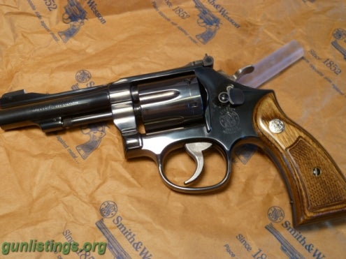 Pistols SMITH & WESSON  CLASSIC   22lr