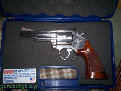 Pistols Smith & Wesson Model 66-2  4 Inch Barrel