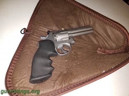 Pistols Smith And Wesson Model 686-3 Stainless 357 Magnum With