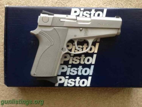 Pistols Smith&Wesson 3913LS Lady Smith 9MM Pistol