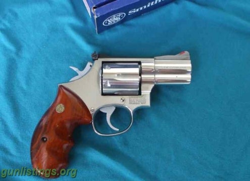 Pistols S&W 357 Mag Stainless Revolver, 2 1/2 Inch Barrel, With