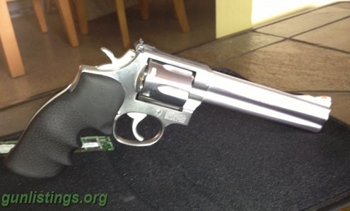 Pistols S&W 686 Combat Magnum .357