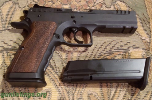 Pistols Tanfoglio Defiant Stock I 10mm