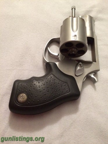 Pistols Taurus 357 Magnum Snub Nose