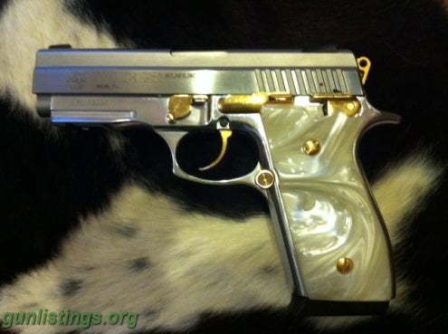 Pistols Taurus 38 Super SSw/pearl And Gold Trim