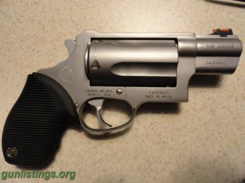 Pistols Taurus Judge (45 Colt & 410 Shot