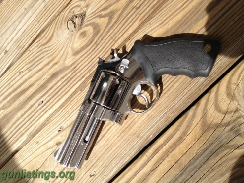 Pistols Taurus Model 44