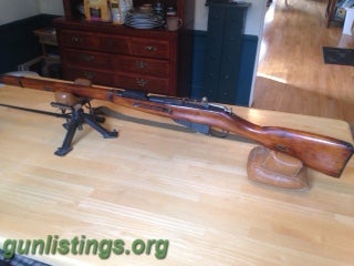 Rifles Russian Mosin Nagant - WW II - Near Mint With Acces.