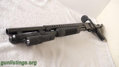 Shotguns Mossberg 590 Tactical Pump-Action 12-Gauge Shotgun