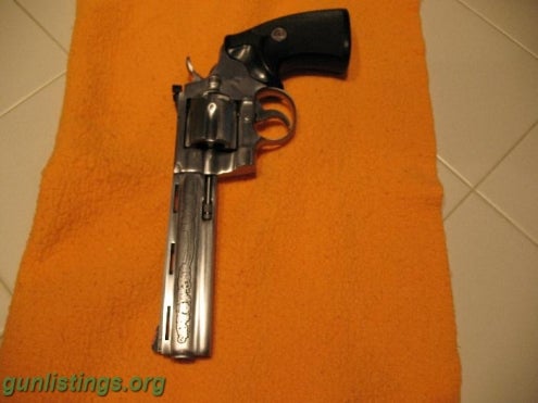 Pistols Colt Python Silver Snake