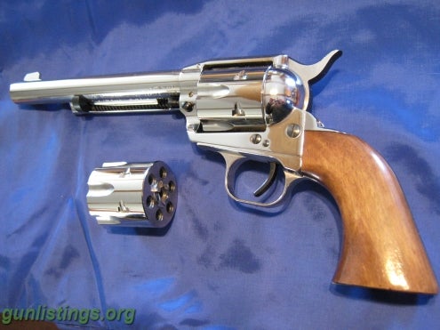 Pistols EAA 22 /22 Mag Bounty Hunter Colt Style Revolver