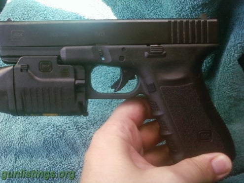 Pistols Glock 17 3rd Gen W/tac Light GTL Model 22