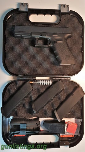 Pistols Glock 17 Gen4 Black With Extras