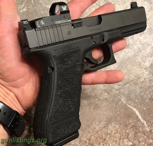 Pistols Glock 17 Gen 4 With Optic & Ammo