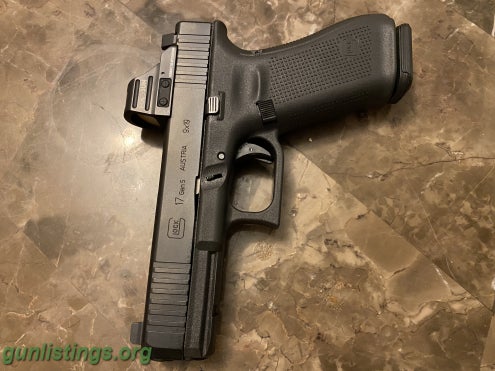 Pistols Glock 17 Gen 5 With Holosun 507c