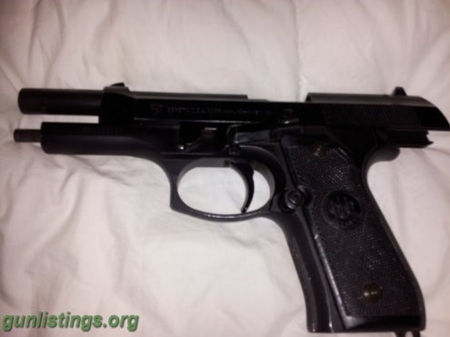 Pistols PA State Police Issue Beretta 96