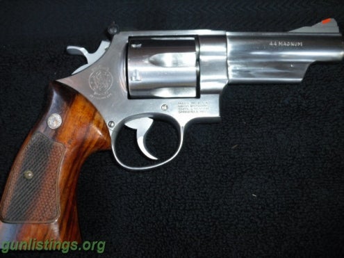 Pistols Smith & Wesson