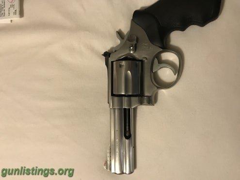 Pistols Smith & Wesson 357