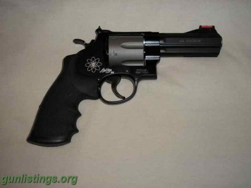 Pistols Smith & Wesson 44 Mag Revolver In Box