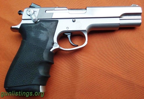 Pistols Smith & Wesson 4506 .45 Semi Auto - Nice!