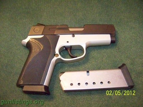 Pistols SMITH & WESSON 45