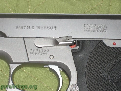 Pistols SMITH & WESSON 45 AUTO