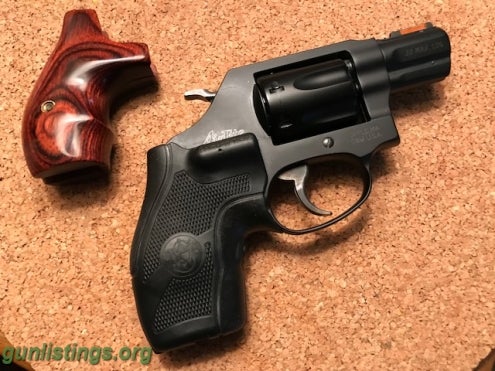 Pistols Smith & Wesson Revolver 22 Magnum