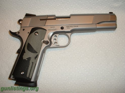 Pistols SMITH & WESSON STAINLESS 45