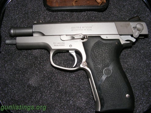 Pistols Smith And Wesson 45 $450.00 Obo