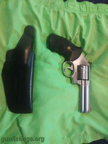 Pistols SMITH WESSON 686 STAINLESS DISTINGUISHED COMBAT 357 MAG