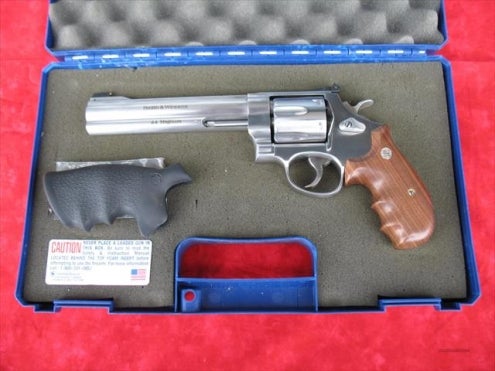 Pistols Smith & Wesson Model 629 Classic DX