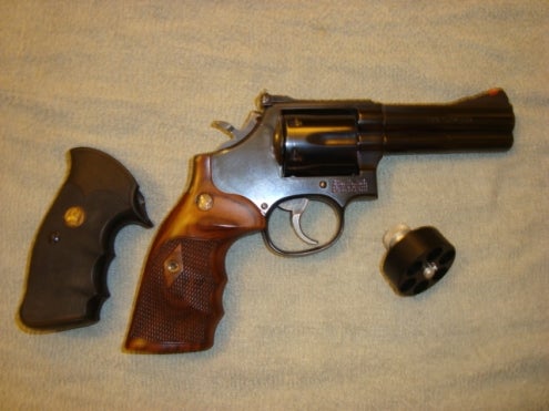 Pistols Model-586 SMITH & WESSON 357 MAGNUM