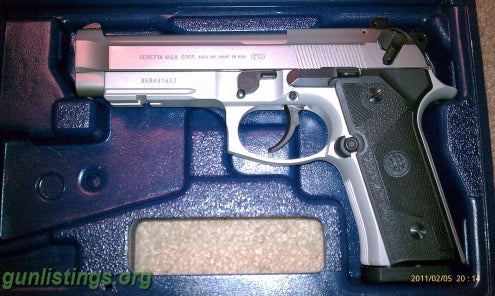 Pistols Beretta 96 Vertec Inox .40