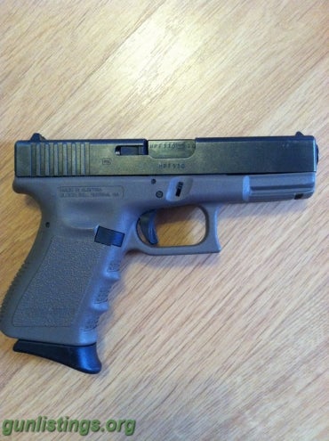 Pistols Glock 19 OD Green (Gen 3)