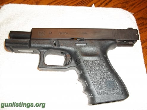 Pistols Glock 9mm Model 19