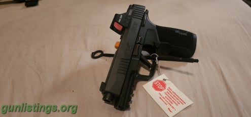 Pistols Sig Sauer XMACRO