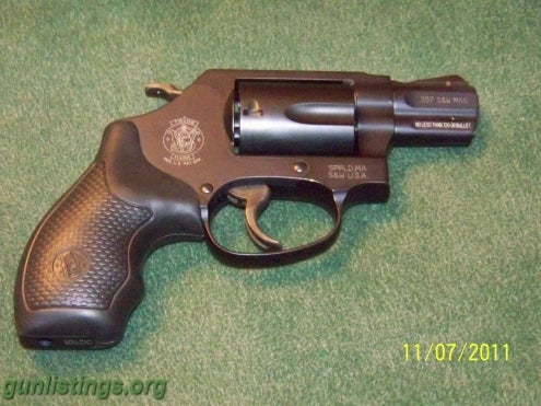 Pistols SMITH & WESSON 38