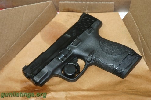 Pistols Smith & Wesson 9mm Shield